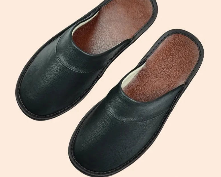"Luxe leren heren pantoffels met tijdloos design en ergonomische pasvorm, gemaakt van duurzaam rundleer voor optimaal comfort