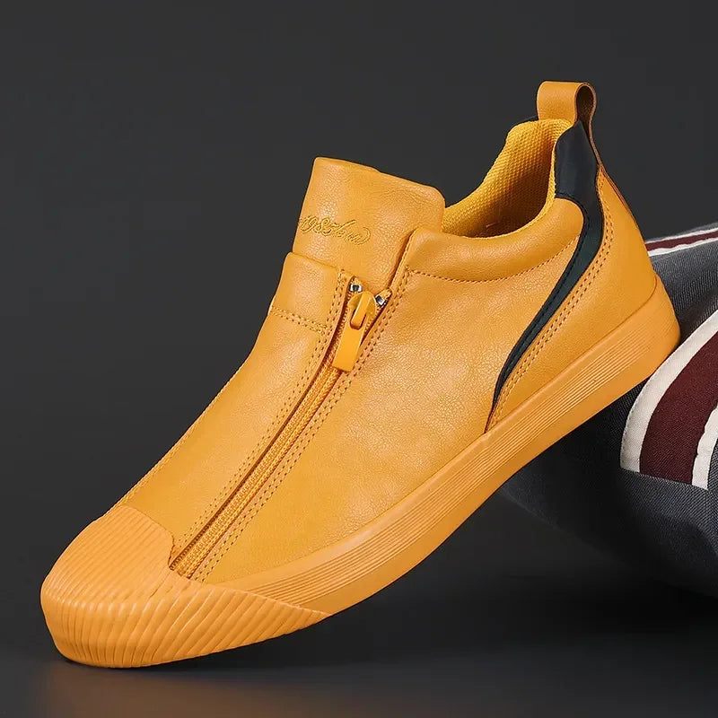 Luxe leren herensneakers, strak ontwerp, premium leer, comfortabele zool, tijdloos voor elke outfit. Perfect voor elke dag.
