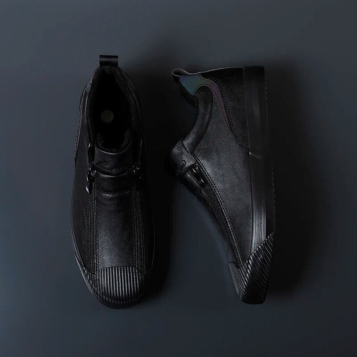 Luxe leren herensneakers, strak ontwerp, premium leer, comfortabele zool, tijdloos voor elke outfit. Perfect voor elke dag.