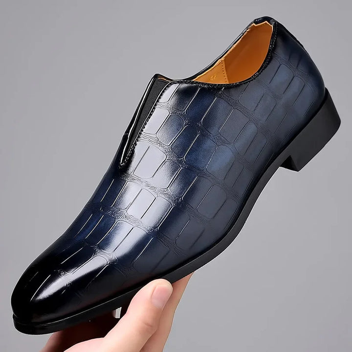 "Luxe leren zakelijke herenschoenen, elegant en comfortabel, bruine kleur, zijdegladde afwerking voor kantoor en formaliteite