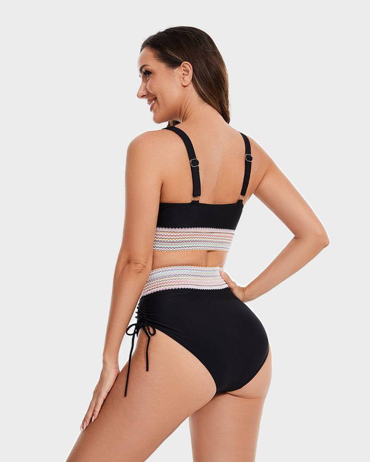 "Lynn corrigerende damesbikini, hoog taillemodel, kleurrijk design, verstelbare bandjes, flatterend en comfortabel."