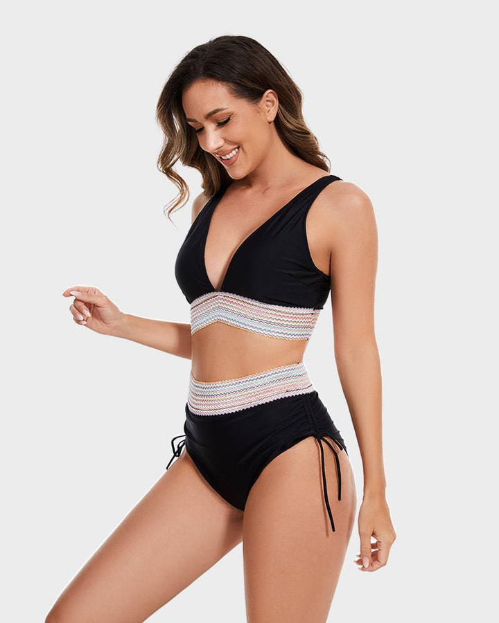 "Lynn corrigerende damesbikini, hoog taillemodel, kleurrijk design, verstelbare bandjes, flatterend en comfortabel."