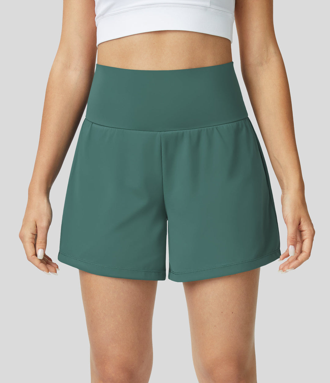 "Margarethe yoga shorts, hoge taille, ademend, 2-in-1 ontwerp, zwart, optimale bewegingsvrijheid tijdens yoga of fitness."