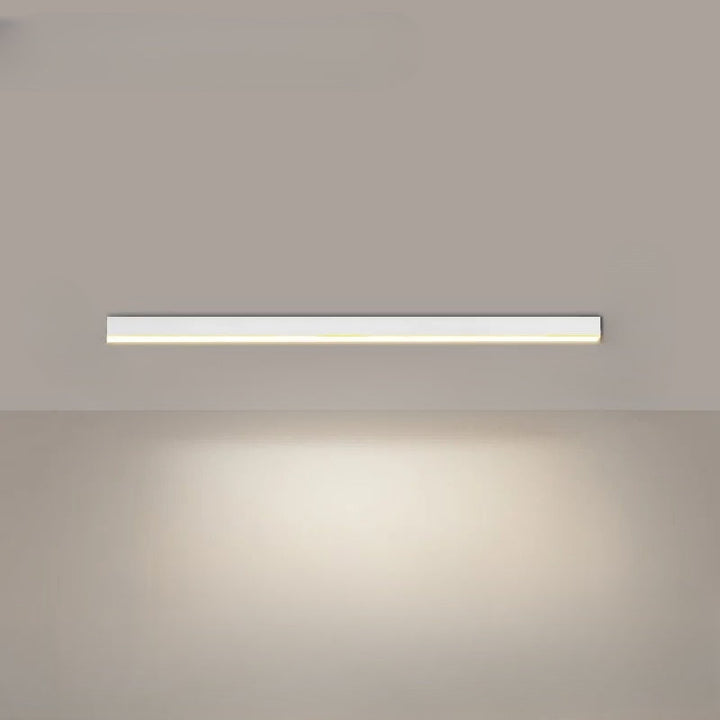 "Minimalistische LED plafondlamp met strak aluminium ontwerp, Scandinavische stijl en energiezuinige verlichting."