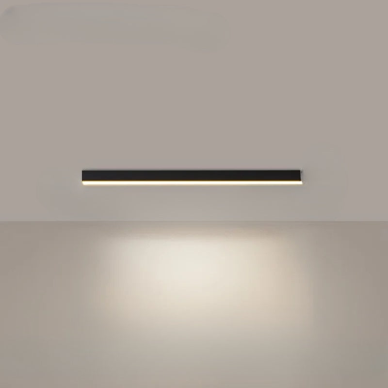 "Minimalistische LED plafondlamp met strak aluminium ontwerp, Scandinavische stijl en energiezuinige verlichting."