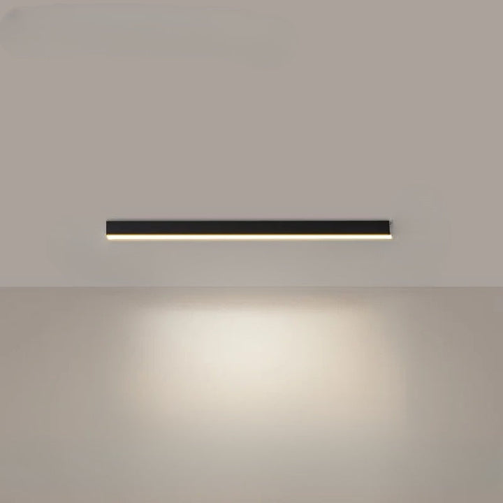 "Minimalistische LED plafondlamp met strak aluminium ontwerp, Scandinavische stijl en energiezuinige verlichting."