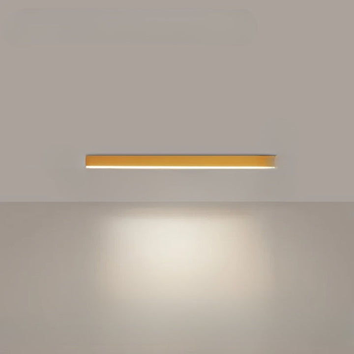 "Minimalistische LED plafondlamp met strak aluminium ontwerp, Scandinavische stijl en energiezuinige verlichting."