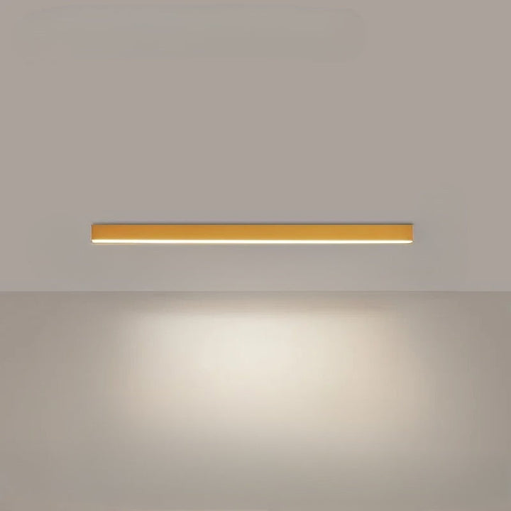 "Minimalistische LED plafondlamp met strak aluminium ontwerp, Scandinavische stijl en energiezuinige verlichting."