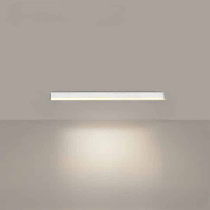 "Minimalistische LED plafondlamp met strak aluminium ontwerp, Scandinavische stijl en energiezuinige verlichting."