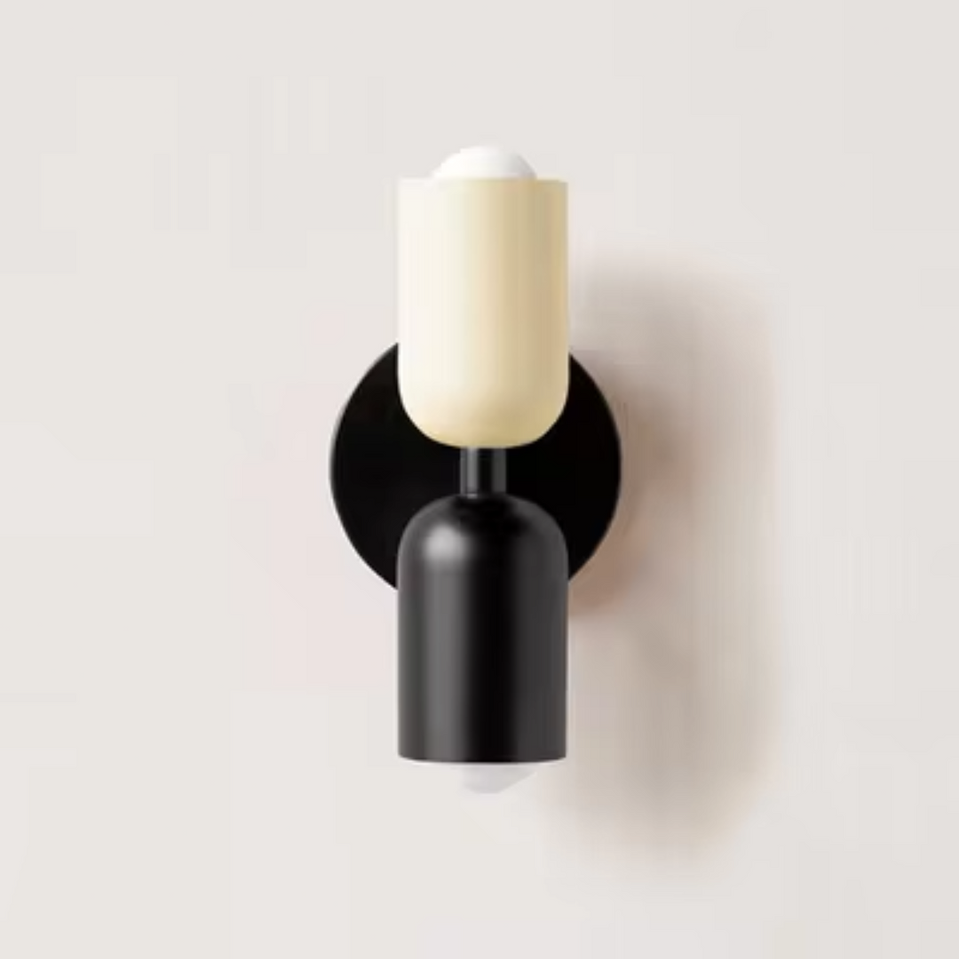 "Minimalistische Scandinavische wandlamp met LED, elegant design, zacht diffuus licht, beschikbaar in diverse kleuren."