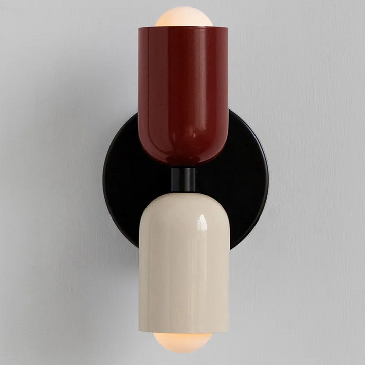 "Minimalistische Scandinavische wandlamp met LED, elegant design, zacht diffuus licht, beschikbaar in diverse kleuren."