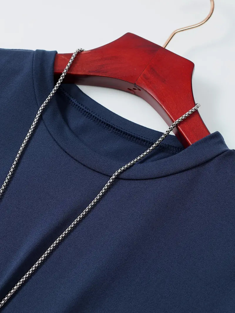 "Modern katoenen heren T-shirt, stijlvolle eenvoud, effen ontwerp, perfecte pasvorm, comfortabel en veelzijdig."