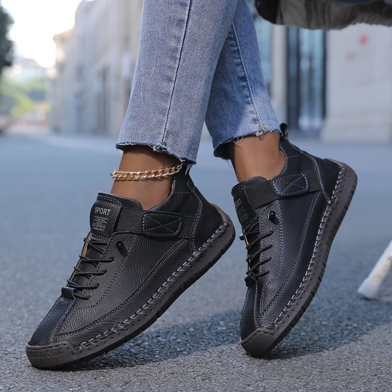 "Moderne orthopedische damesschoenen met ergonomisch design, ademend mesh en schokabsorberende antislipzool."