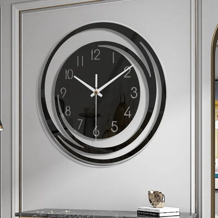 "Moderne stijlvolle wandklok, InfinityGlow, met stil mechanisme en luxe uitstraling. Perfect voor elk interieur."