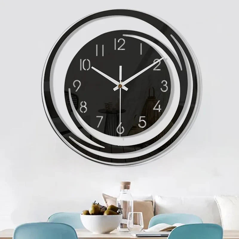 "Moderne stijlvolle wandklok, InfinityGlow, met stil mechanisme en luxe uitstraling. Perfect voor elk interieur."