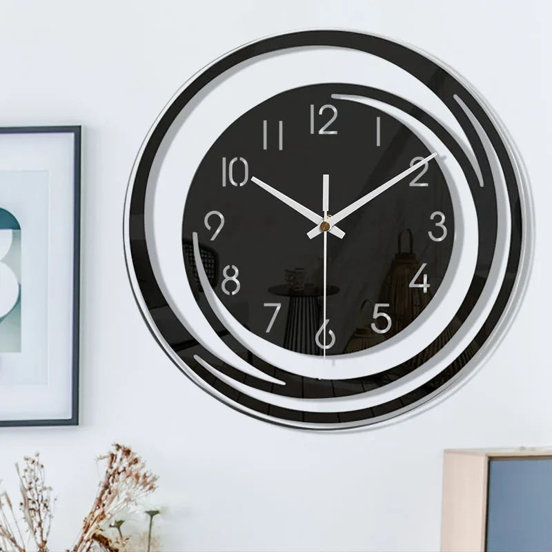"Moderne stijlvolle wandklok, InfinityGlow, met stil mechanisme en luxe uitstraling. Perfect voor elk interieur."