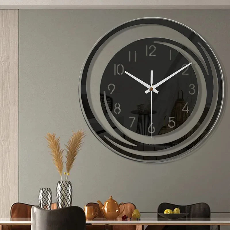 "Moderne stijlvolle wandklok, InfinityGlow, met stil mechanisme en luxe uitstraling. Perfect voor elk interieur."
