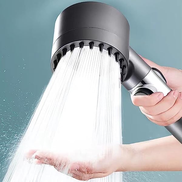 "Moderne waterbesparende douchekop met 9-filterlagen, versterkt waterdruk, elegant ontwerp voor luxe douche-ervaring."