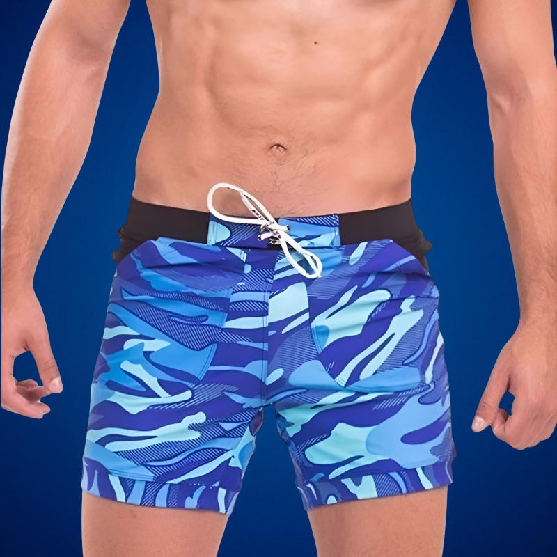 "Modieuze heren zwembroek in diverse kleuren, sneldrogend, met zijzakken en tailleband; ideaal voor strand en sport."