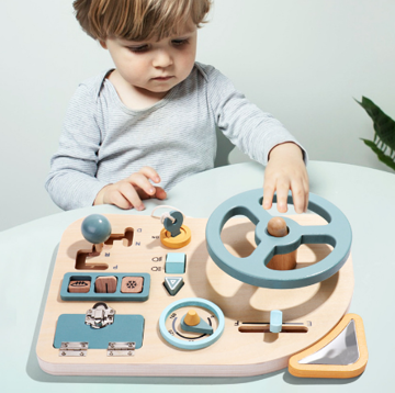 "Natuurlijk houten Montessori stuurwiel, educatief speelgoed voor kinderen, bevordert fantasierijk spel en fijne motoriek."