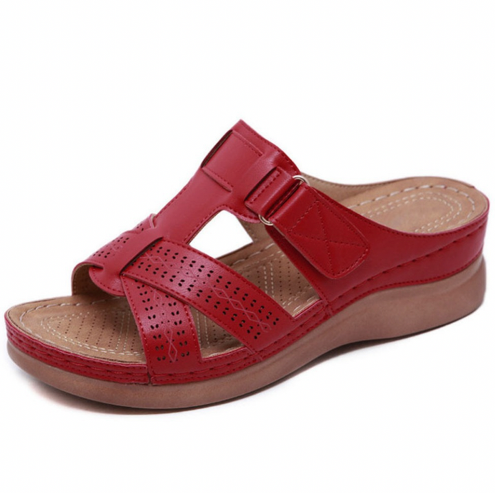 "Orthopedische dames sandalen, bruine kleur, met anatomisch voetbed voor comfort en ondersteuning, ideaal voor dagelijks gebr