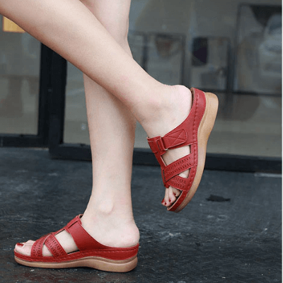 "Orthopedische damessandalen in bohemien stijl, anti-slip zool, duurzaam PU materiaal, zijaanzicht, elegant en comfortabel."