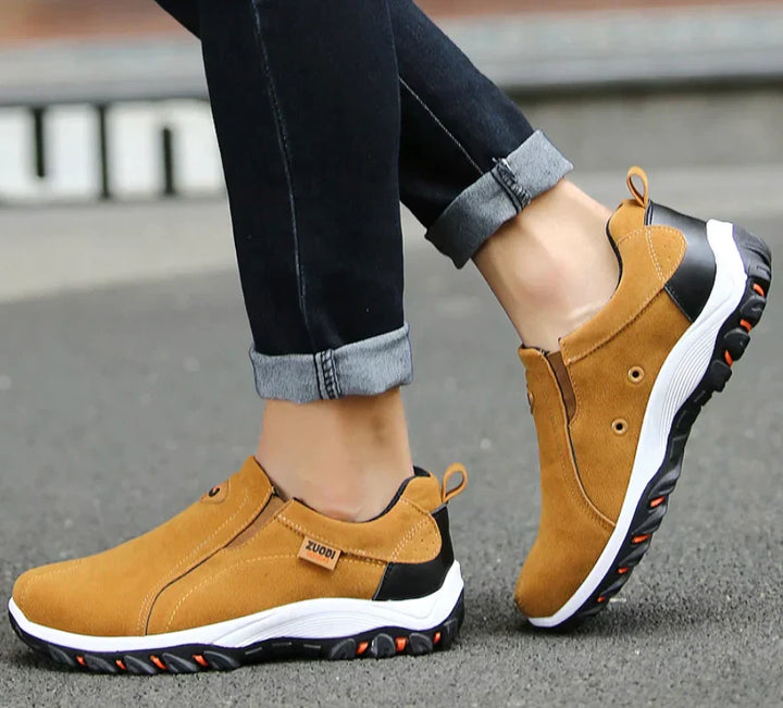 "Orthopedische wandelschoenen heren, slip-on stijl, lichtgewicht, ademend, anti-slip zool, comfort bij elk avontuur."
