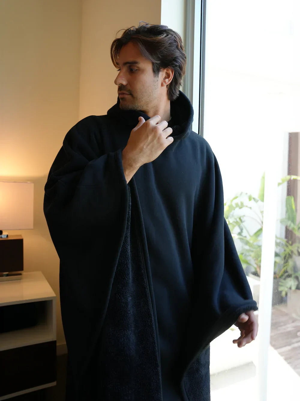 "Oversized Eden Hoodie Blanket in zachte stof, biedt ultiem comfort en warmte. Beschikbaar in diverse kleuren."