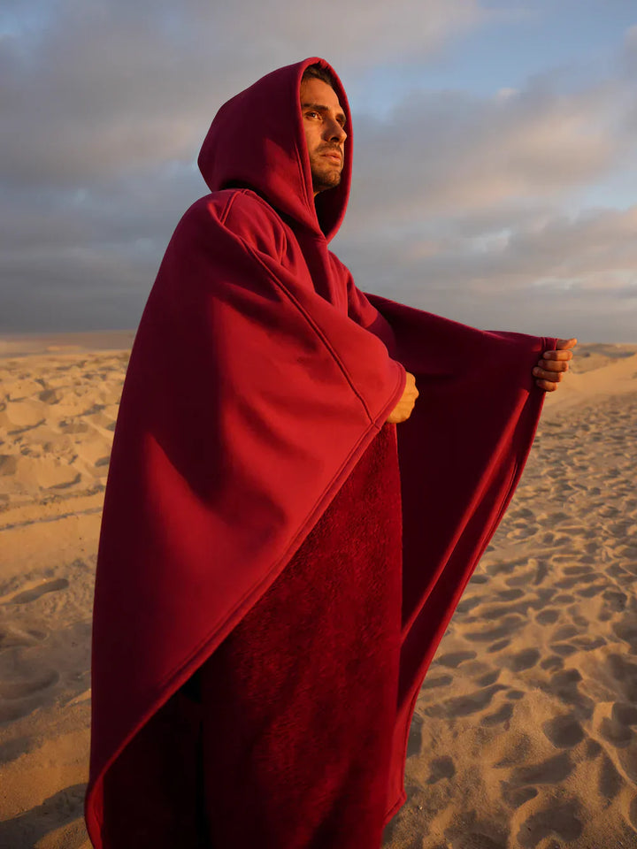 "Oversized Eden Hoodie Blanket in zachte stof, biedt ultiem comfort en warmte. Beschikbaar in diverse kleuren."