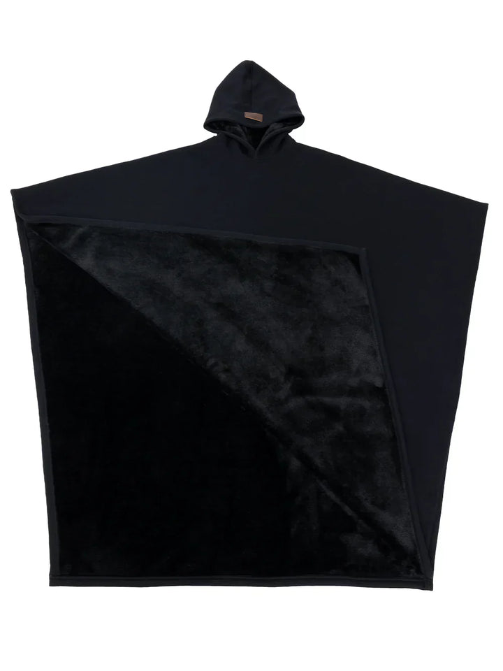 "Oversized Eden Hoodie Blanket in zachte stof, biedt ultiem comfort en warmte. Beschikbaar in diverse kleuren."