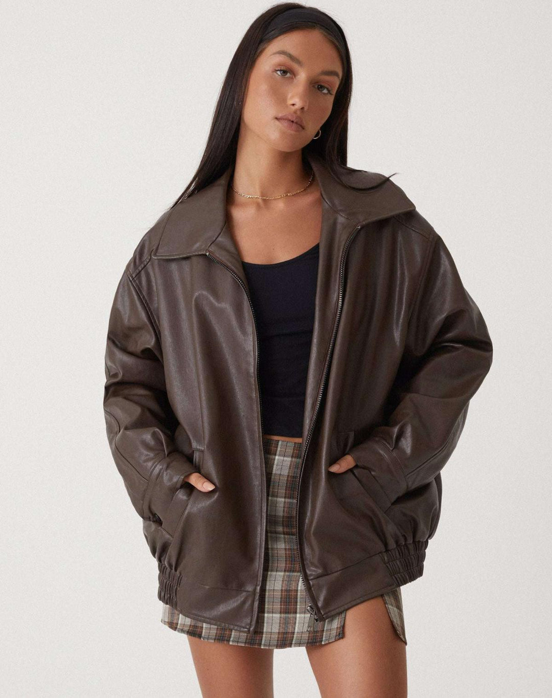 "Oversized leren jas in bitter chocolate kleur, modieus en comfortabel, PU-leer met klassieke kraag en ritssluiting."