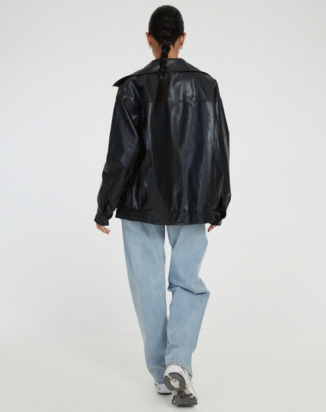 "Oversized leren jas in bitter chocolate kleur, modieus en comfortabel, PU-leer met klassieke kraag en ritssluiting."