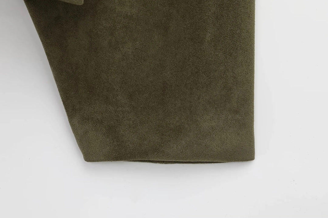 "Oversized suède damesjack met gestructureerde schouders, luxe uitstraling, vintage stijl en moderne elegantie, ideaal voor k