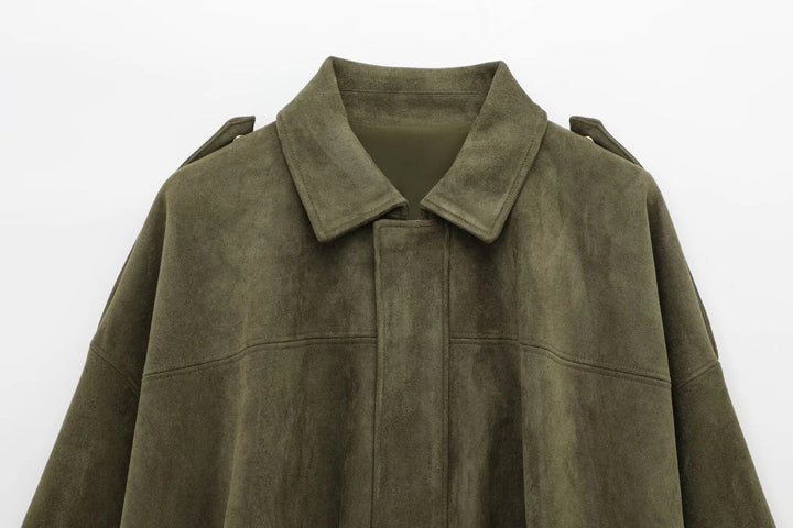 "Oversized suède damesjack met gestructureerde schouders, luxe uitstraling, vintage stijl en moderne elegantie, ideaal voor k
