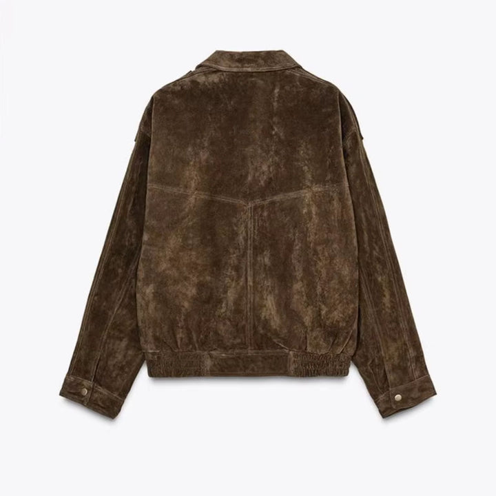 "Oversized suède damesjack met gestructureerde schouders, luxe uitstraling, vintage stijl en moderne elegantie, ideaal voor k