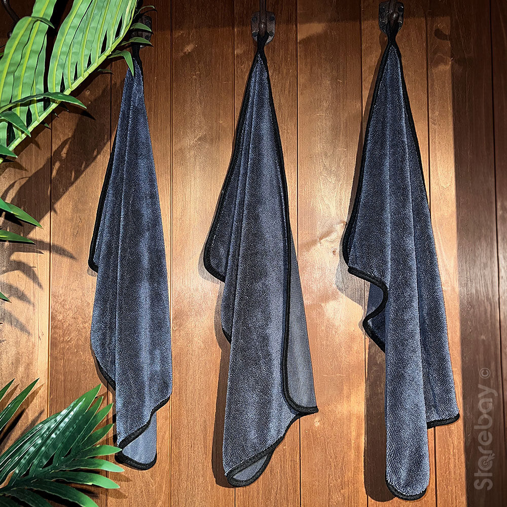 "QuickDry droogdoek absorptiekracht, gedraaide microvezels, streeploze afwerking, ideaal voor glazen oppervlakken."