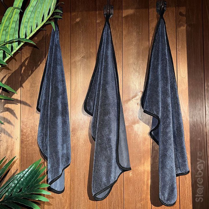 "QuickDry droogdoek absorptiekracht, gedraaide microvezels, streeploze afwerking, ideaal voor glazen oppervlakken."