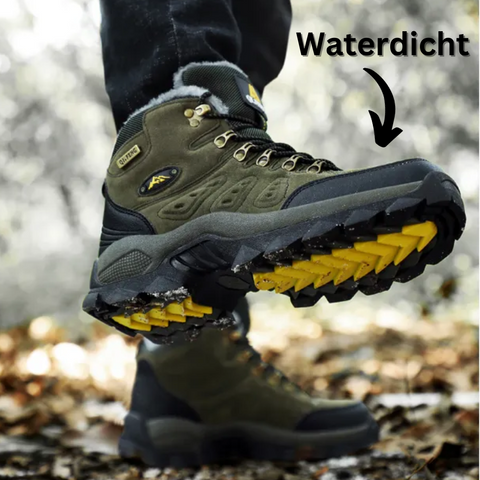 "Robuuste, waterafstotende heren wandelschoenen in bruin. Ideaal voor avontuurlijke tochten met uitstekende grip en comfort."