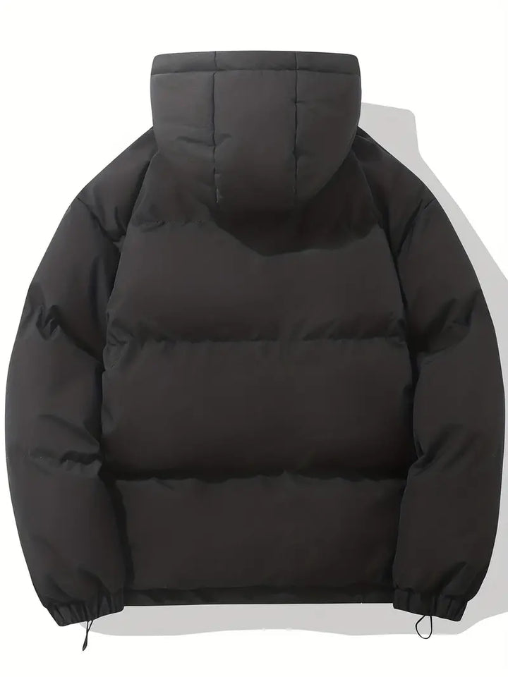 Roze dames winterjas met verstelbare capuchon, isolerende voering en elastische manchetten voor comfort en stijl.