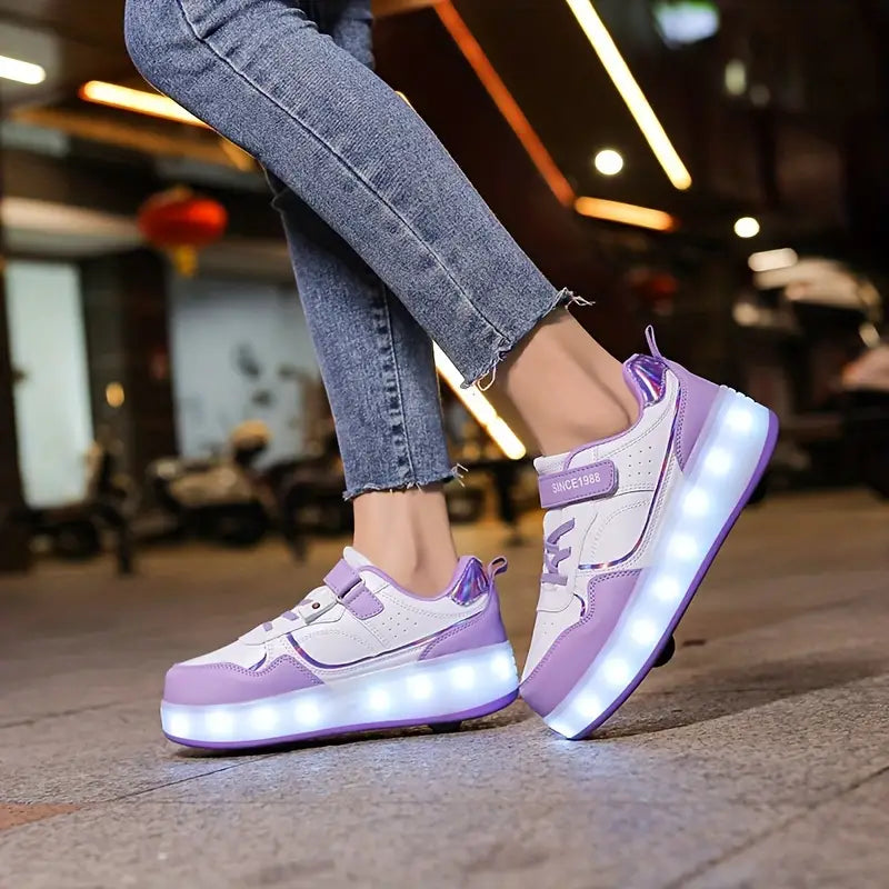 "Roze rolschoenen met wielen en LED-lampjes, ideaal voor kinderen. Trendy design, geschikt voor spelen en dagelijks gebruik."