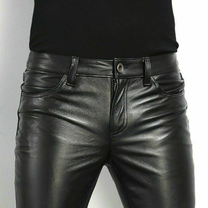 "Slank fit zwarte leren broek heren, elegant design, accentueert lichaamscontouren, geschikt voor casual en formele gelegenhe