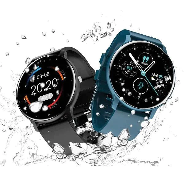 "Smartwatch zijaanzicht met slank ontwerp, zilverkleurig roestvrij staal, 24/7 gezondheidsmonitoring, en IP68 waterdicht"