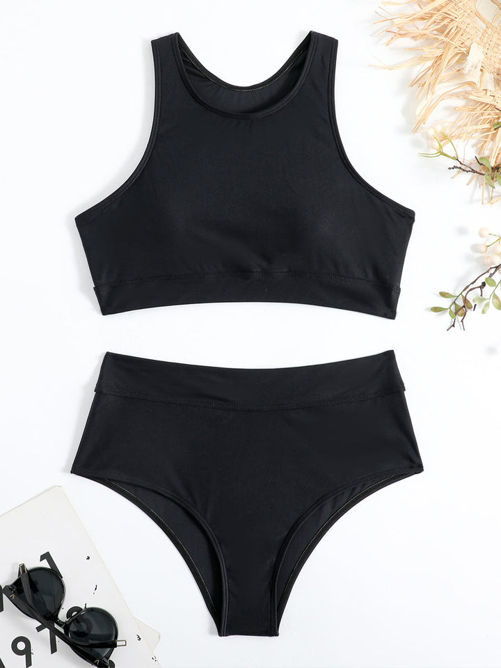 "Sportieve Isla bikini set dames met elegante snit, vest-top voor comfort en support, perfect voor strand en zwembad."
