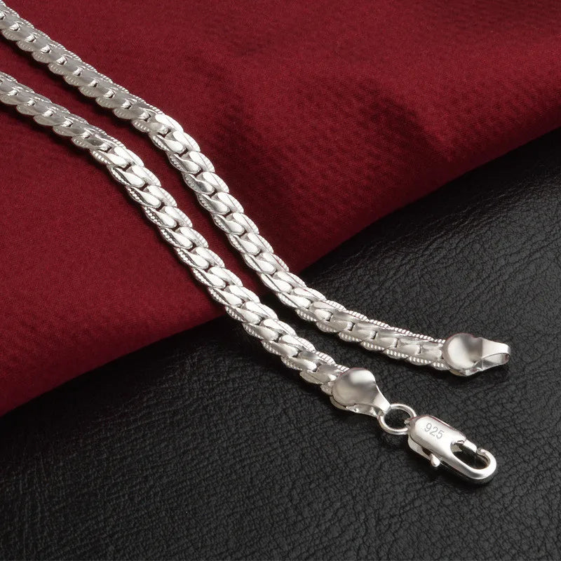 Sterling zilveren halsketting, tijdloze elegantie, glanzend 925 zilver, verfijnde afwerking, perfect voor elke gelegenheid.