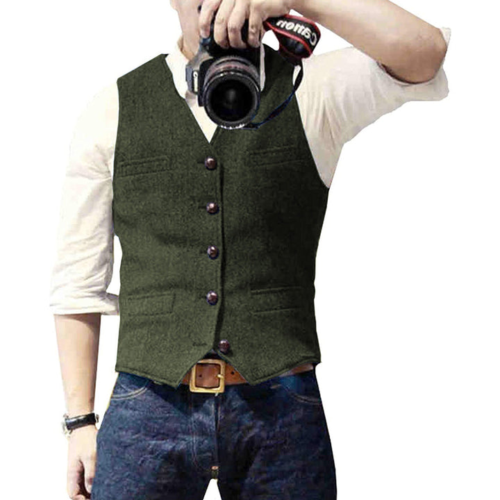 "Stijlvol hemelsblauw heren denim gilet met knoopsluiting en zakken, ideaal voor casual en nette outfits."