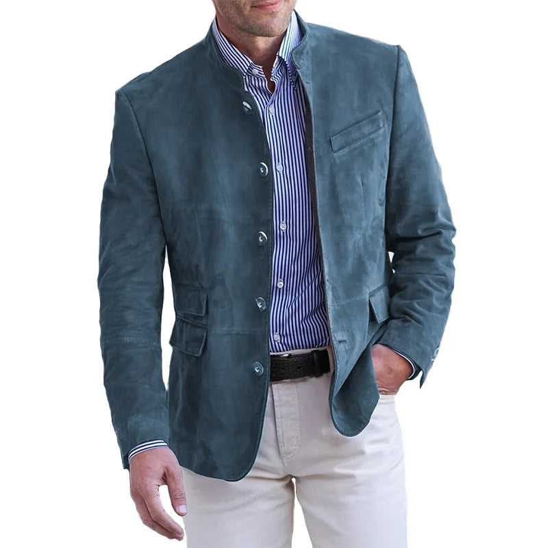 "Stijlvol suède jack voor heren, elegant met praktisch zakontwerp, luxe uitstraling; lichtbruin met knopen en zakken."