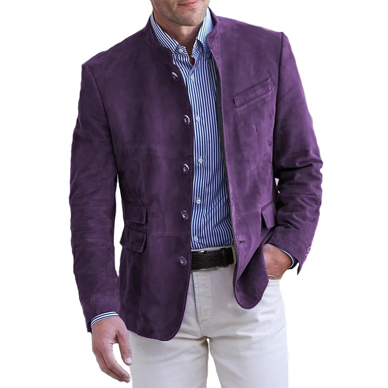 "Stijlvol suède jack voor heren, elegant met praktisch zakontwerp, luxe uitstraling; lichtbruin met knopen en zakken."