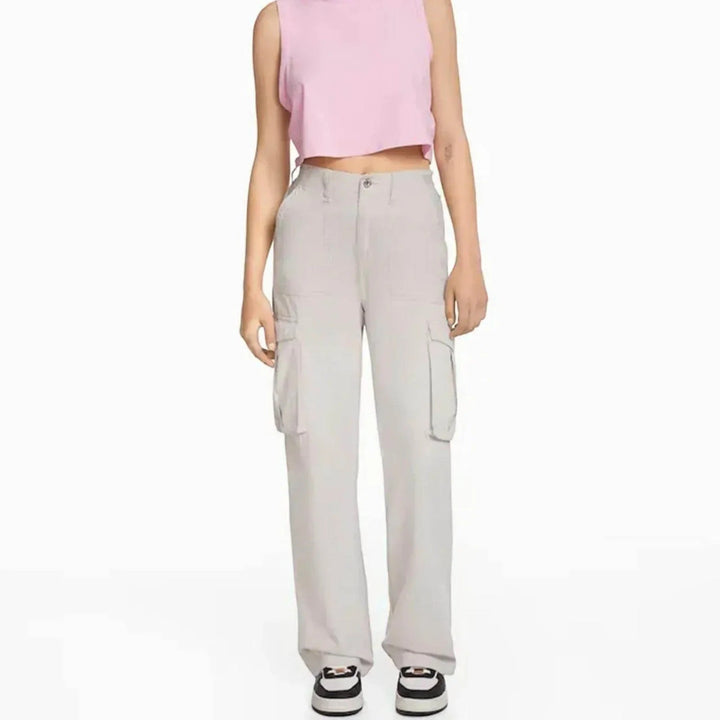 Stijlvolle blauwe cargo broek met verstelbare taille en cargozakken, ideaal voor moderne vrouwen. Comfortabel en trendy.