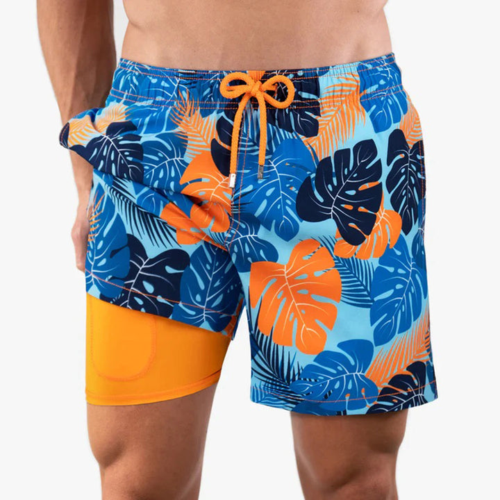 "Stijlvolle blauwe heren zwembroek, sneldrogend en comfortabel, ideaal voor strand- en zwembaddagen."