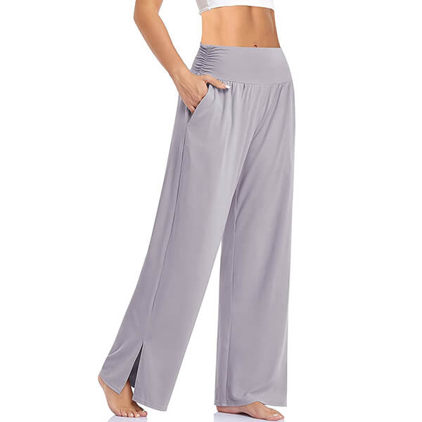 "Stijlvolle Catalina yoga broek met wijde pijpen, comfortabele elastische tailleband en zacht ademend materiaal."